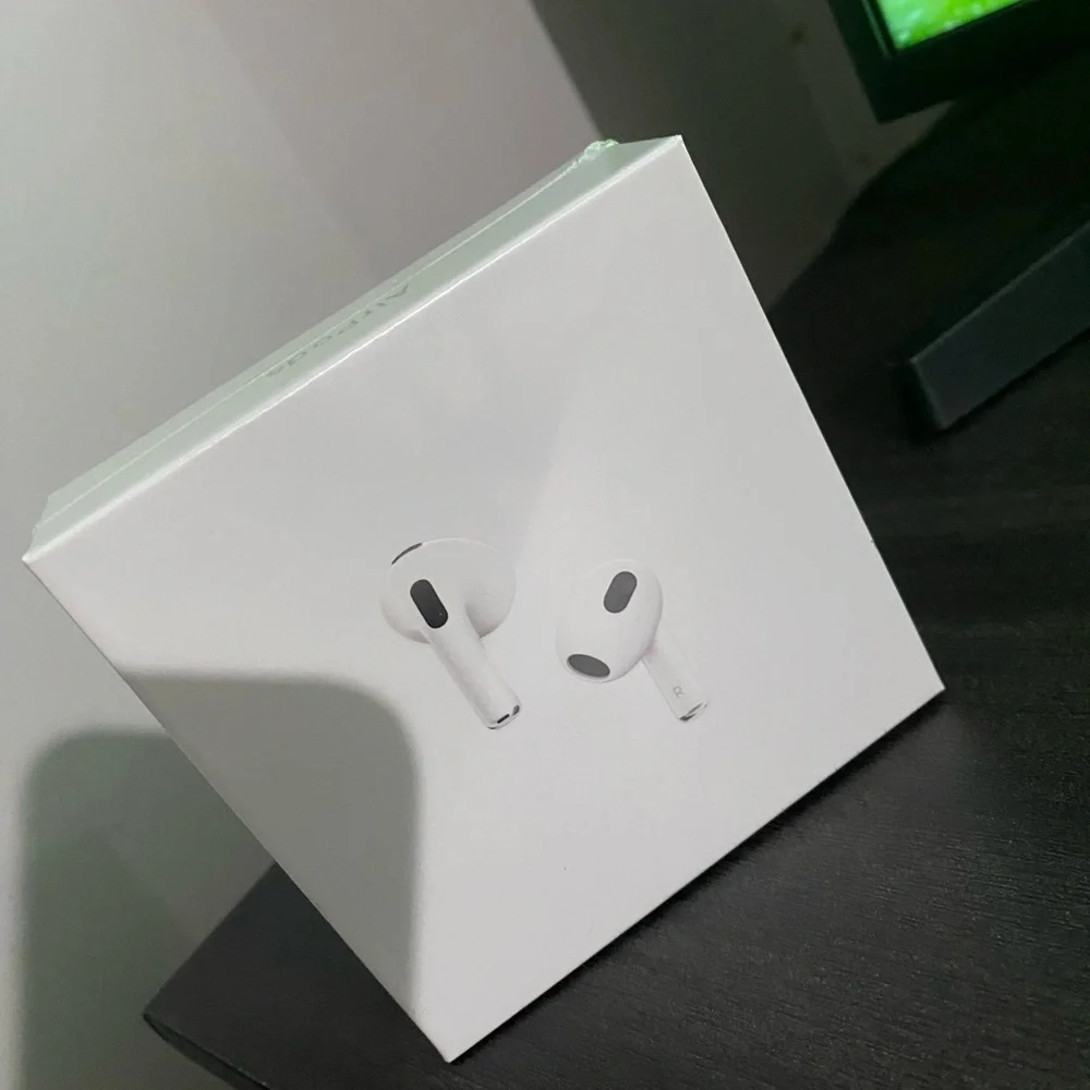 Apple Wireless Earbuds with Charging Case - White